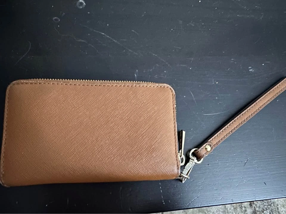 Michael Kors wristlet wallet - photo 2