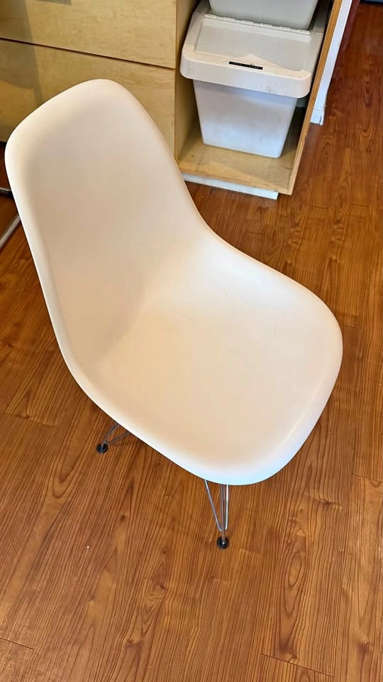 Herman Miller Eames Molded Eiffel Chair
