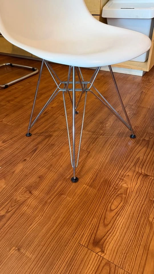 Herman Miller Eames Molded Eiffel Chair - photo 3