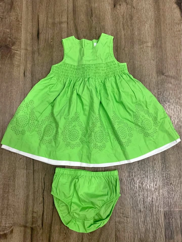 Carter’s Girls Dress (Size 6 Months)