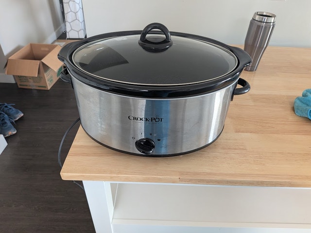 Crock Pot 8 QT Slow Cooker