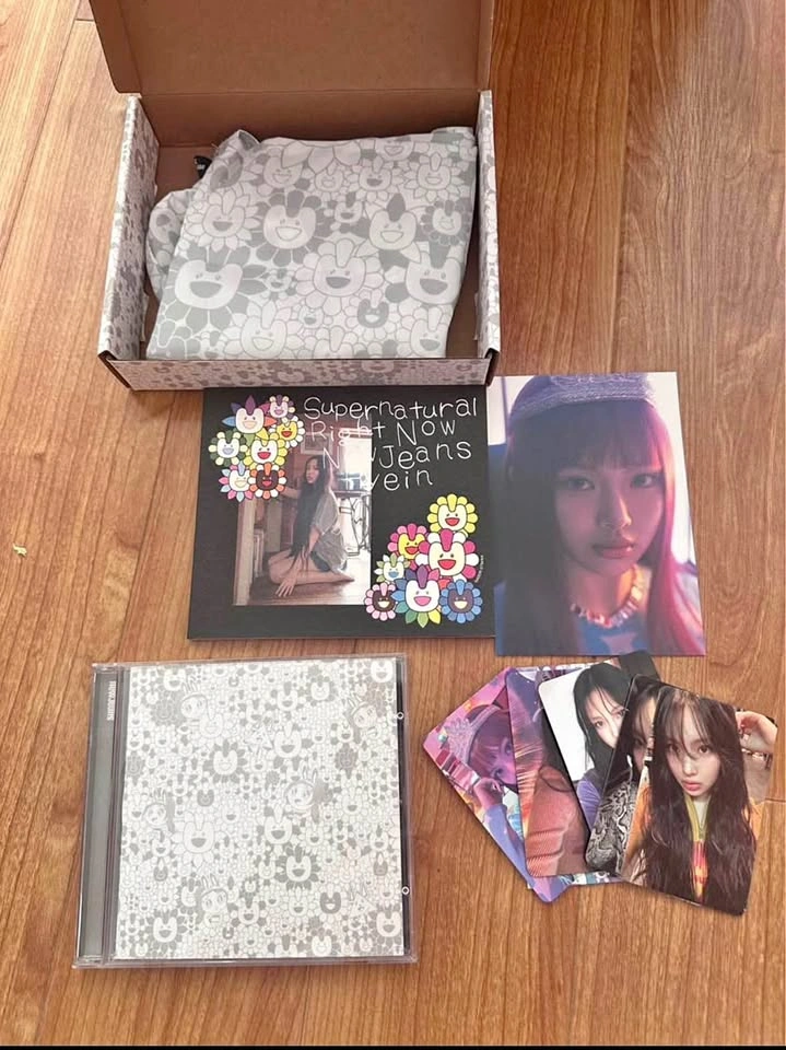 NewJeans Hyein Supernatural Takashi Murakami Box Set Album