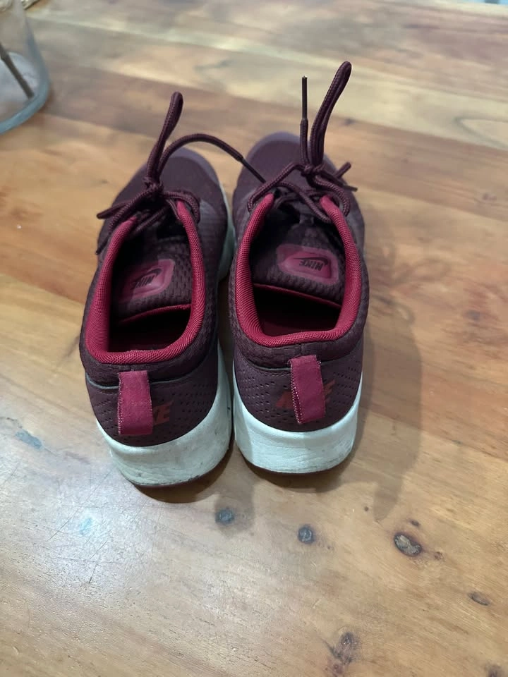 Nike Air Max Thea Running Shoes - Burgundy - Size 7.5 Women's - photo 5
