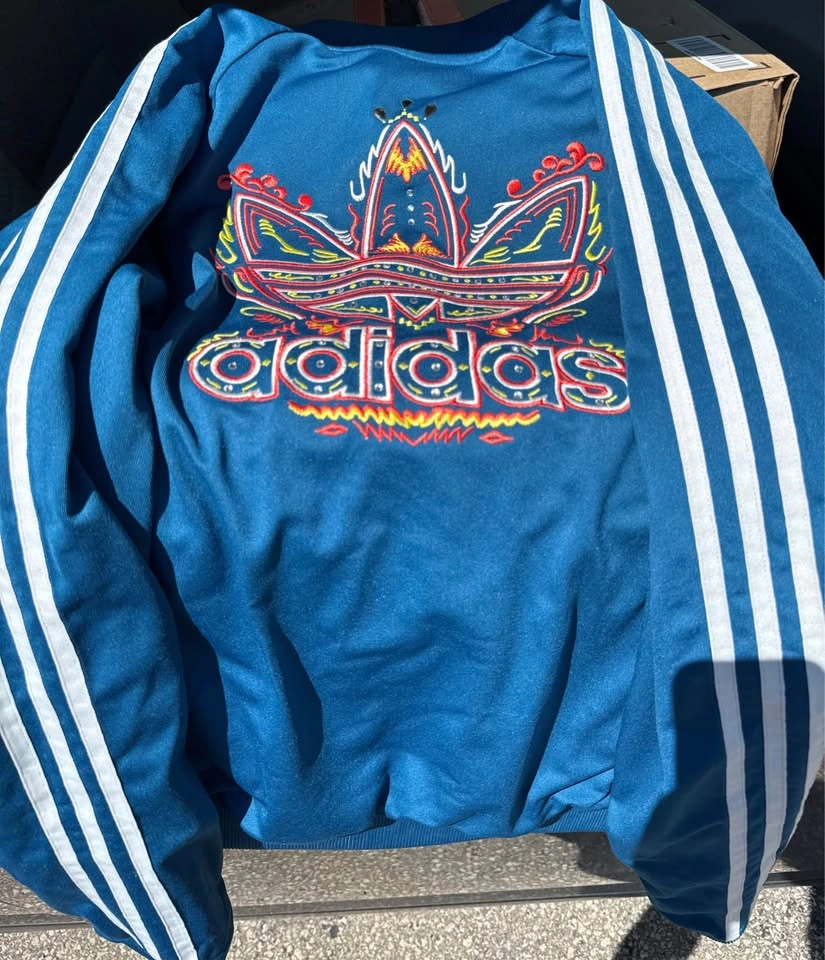 Adidas embroidered track jacket Size: Adult Small - photo 4