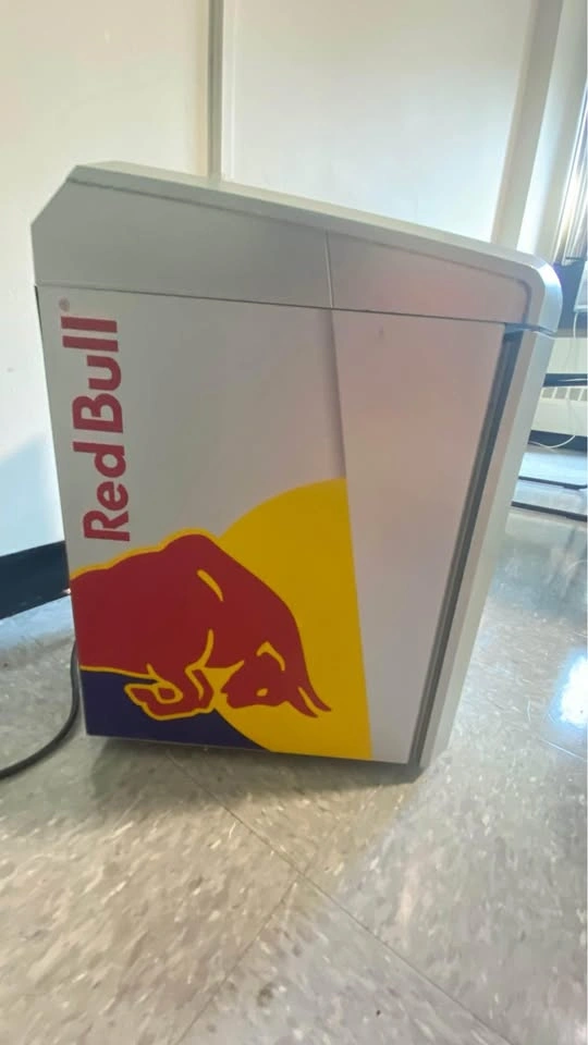 Red Bull Baby Fridge GDC Doesn’t cool - photo 2