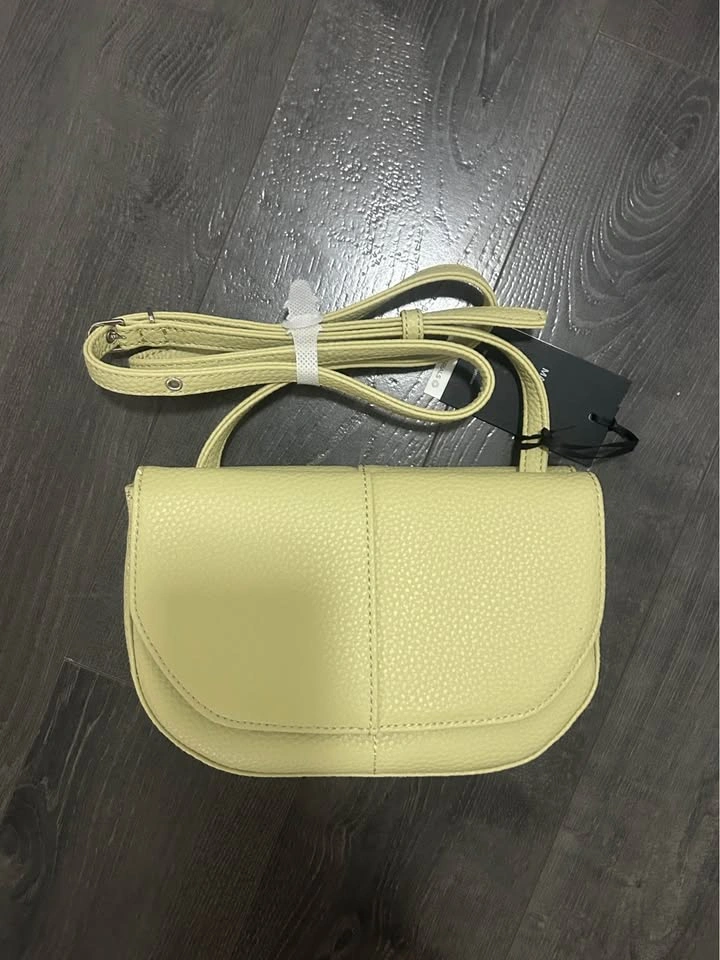 NWT Matt & Nat Vegan Leather Crossbody Bag Pastel Yellow - photo 2