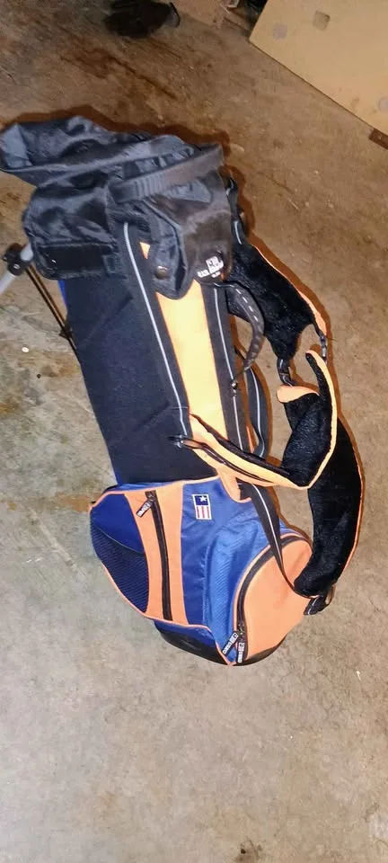 US Kids Golf Bag — Orange/Blue with Full Club Set image indicator(4)
