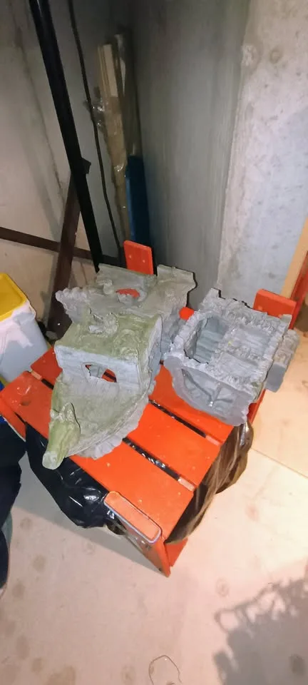 Assorted Fish Tank Decorations image indicator(3)