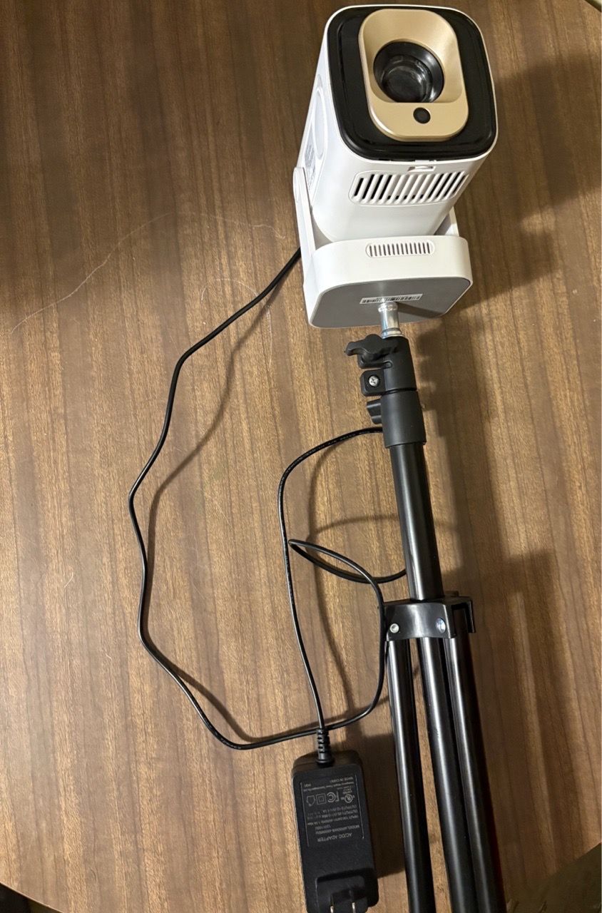 Magcubic Smart Projector with Tripod - photo 2