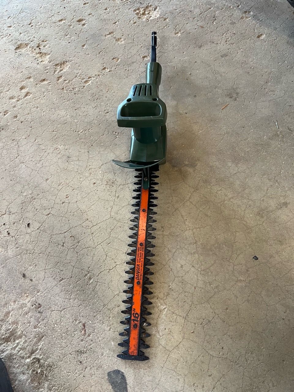 16” Hedge Trimmer