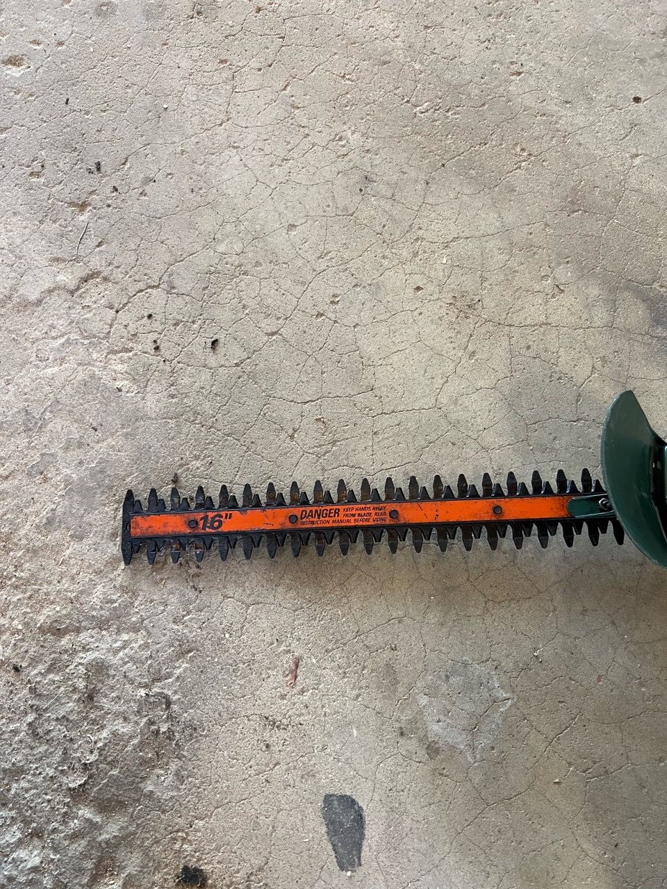 16” Hedge Trimmer - photo 3