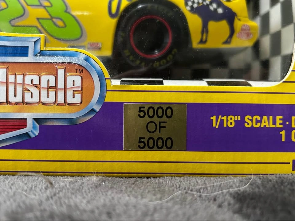 LIMITED EDITION 5000/5000 1/18 American Muscle Thunderbird - 199 - photo 2