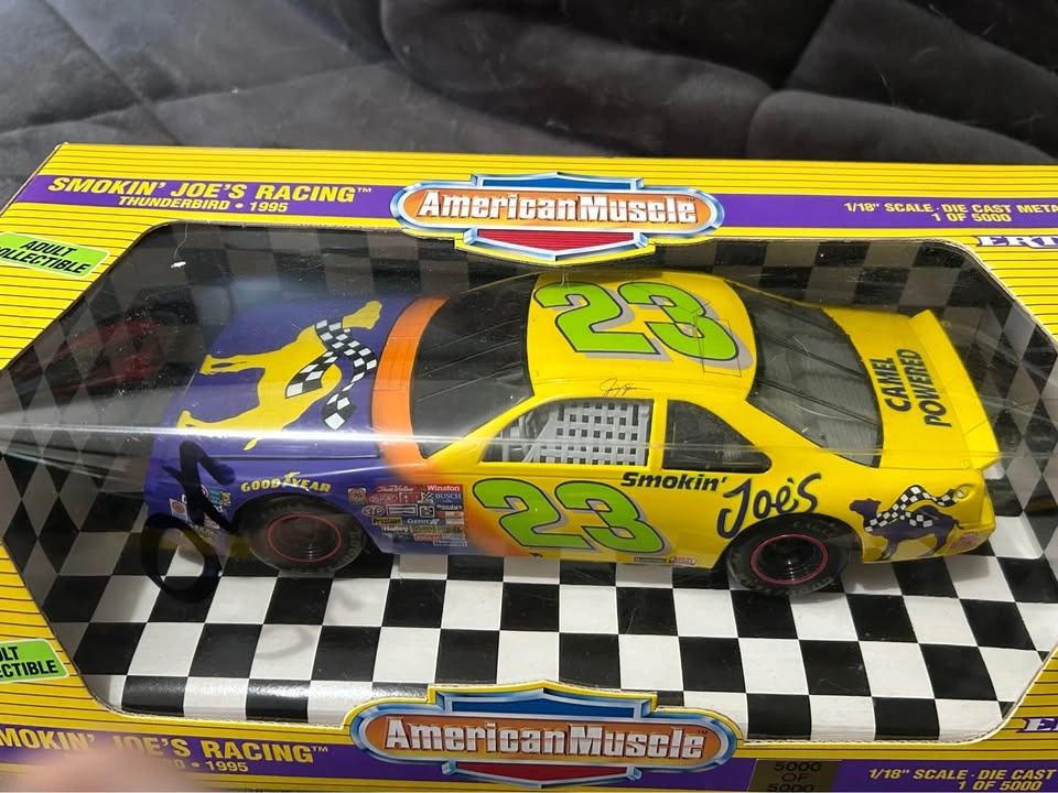 LIMITED EDITION 5000/5000 1/18 American Muscle Thunderbird - 199 - photo 3