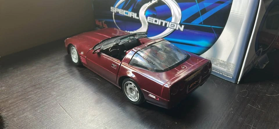 1/18 Maisto C4 Corvette - photo 2