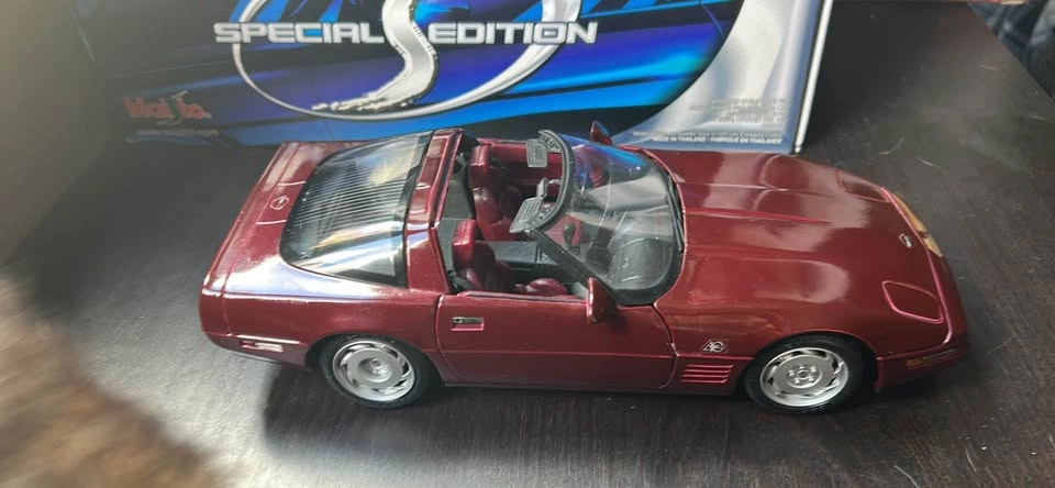 1/18 Maisto C4 Corvette - photo 3
