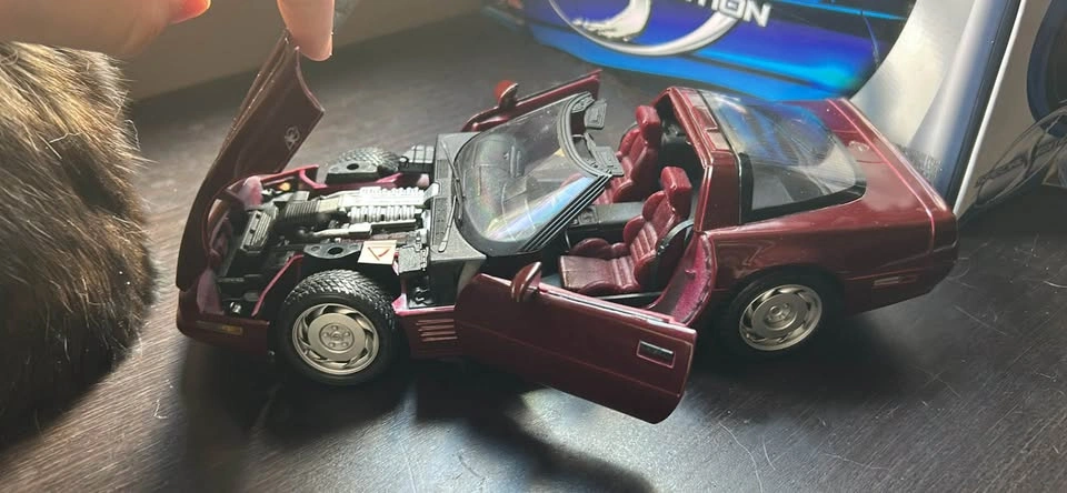 1/18 Maisto C4 Corvette - photo 4