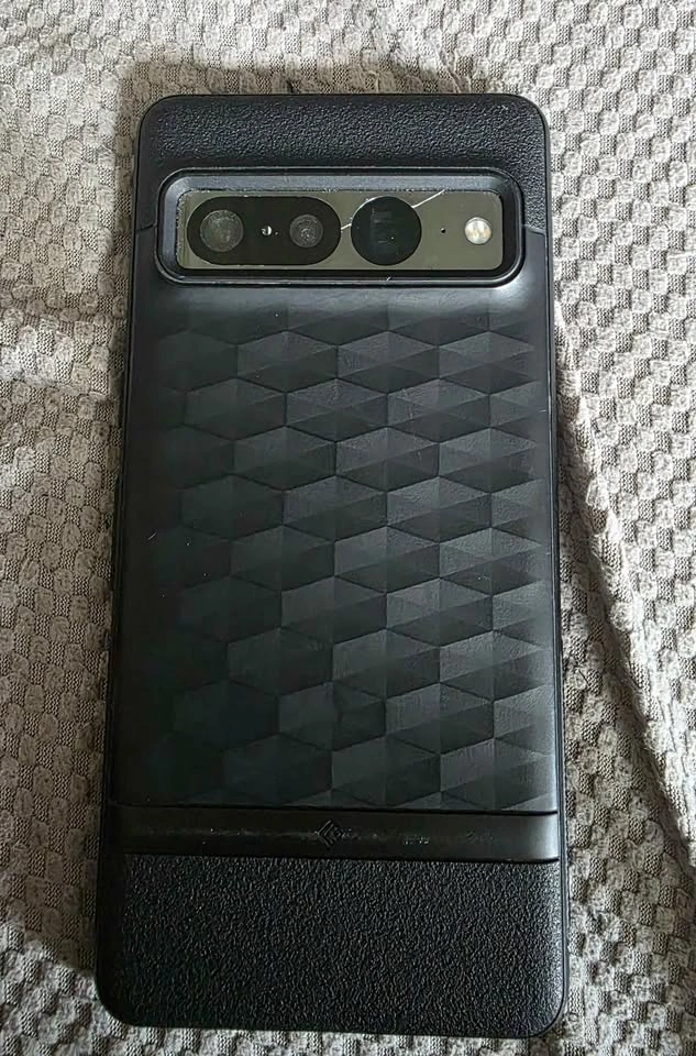 Google Pixel 7 Pro w/Case and Screen Protector - photo 3