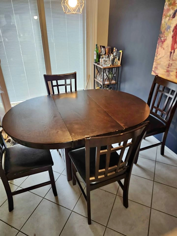 Dark Wood Round Pedestal Dining Table with 4 Chairs