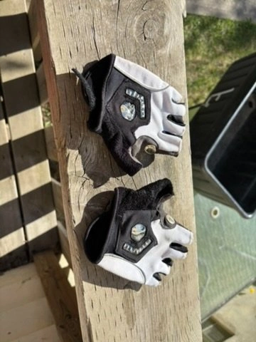 Zackees Turn Signal Cycling Gloves