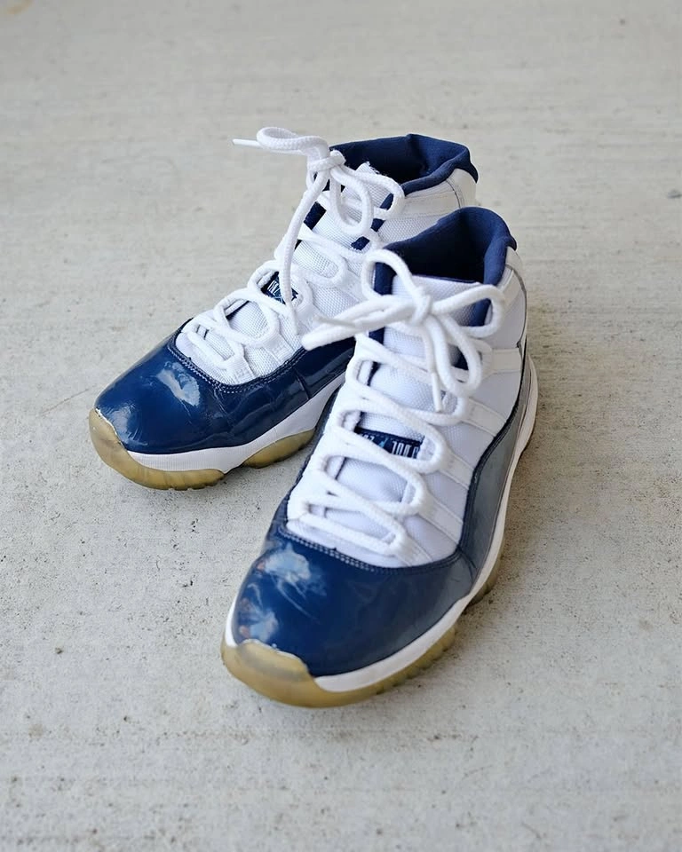 Men’s Nike Air Jordan 11 Retro Midnight Navy Win Like 82 Size 9