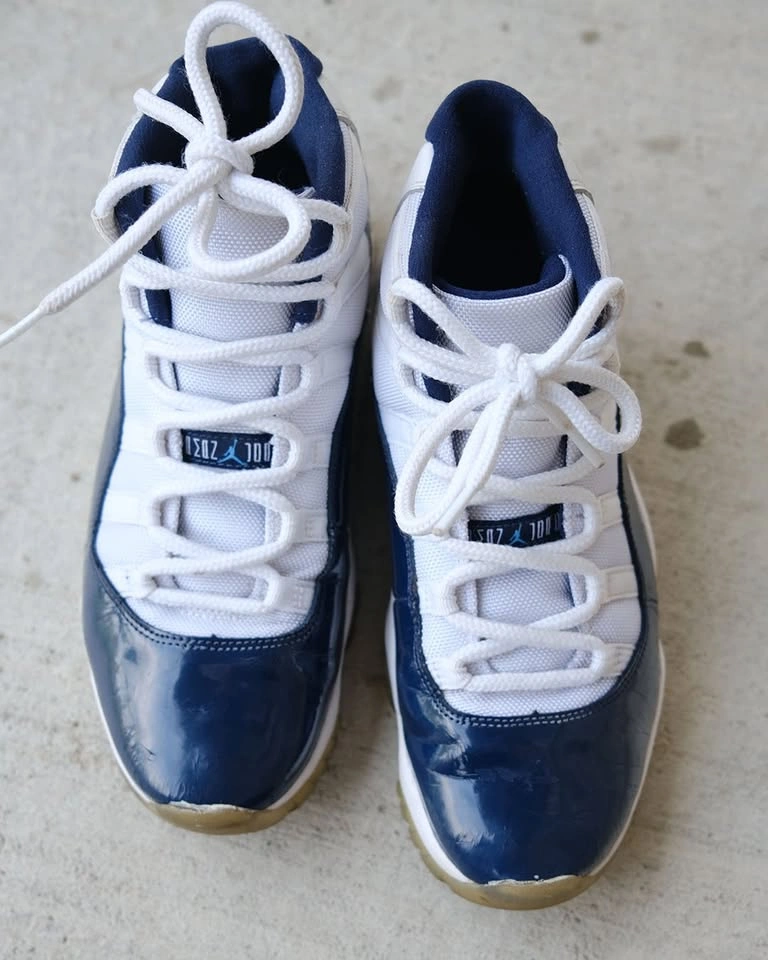 Men’s Nike Air Jordan 11 Retro Midnight Navy Win Like 82 Size 9 - photo 4