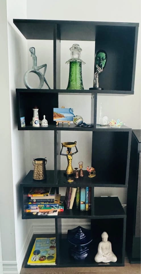 Showcase - Bookshelf - photo 2