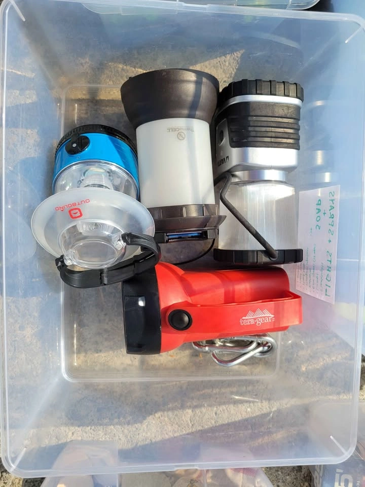 Camping Set (lamps, tarps, pads, kitchen equipment) - photo 4