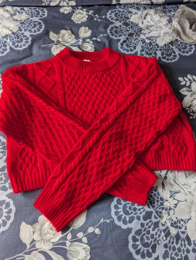 H&M Cable Knit Sweater size small