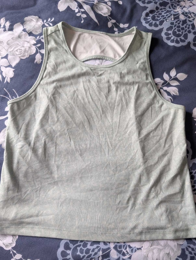Women's workout tank top