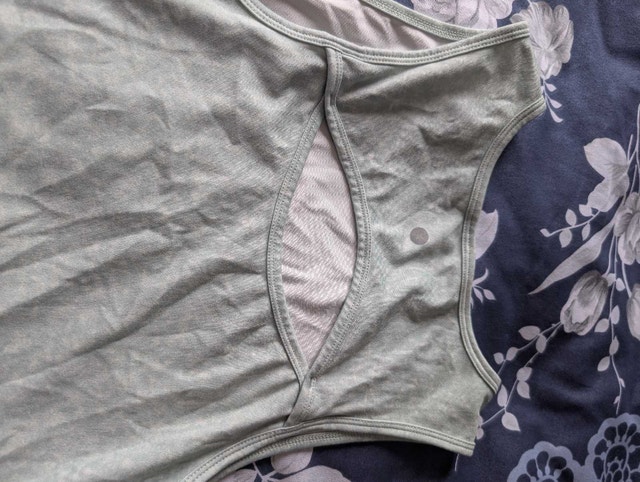 Women's workout tank top - photo 2