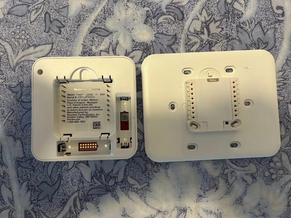 Honeywell Home T4 Pro Thermostat - photo 2