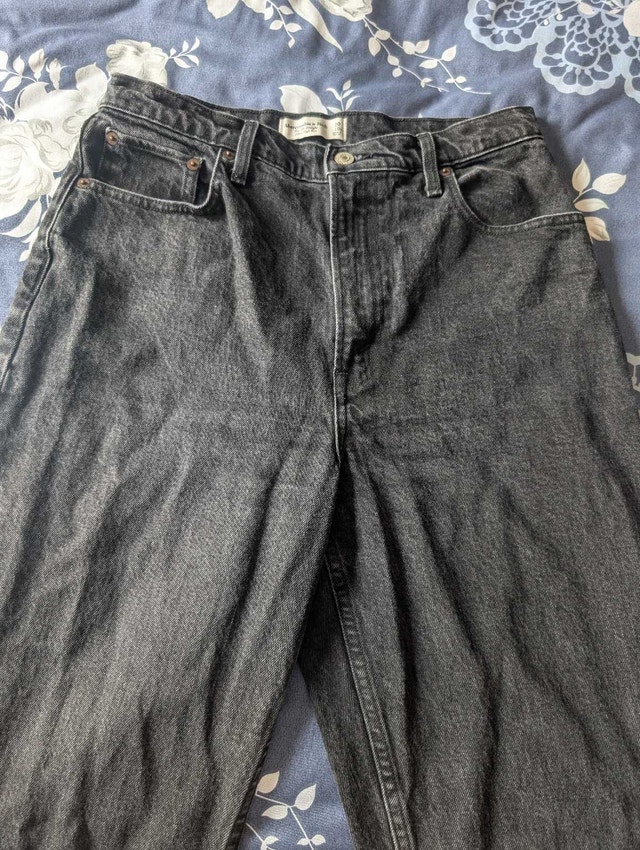 Abercrombie & Fitch The 90s Straight Ultra High Rise Jeans