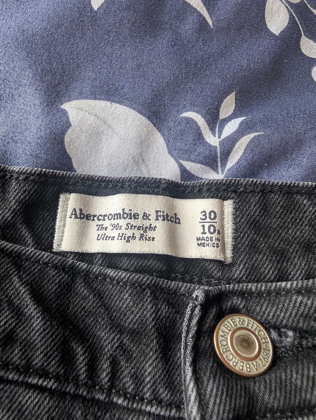 Abercrombie & Fitch The 90s Straight Ultra High Rise Jeans - photo 3