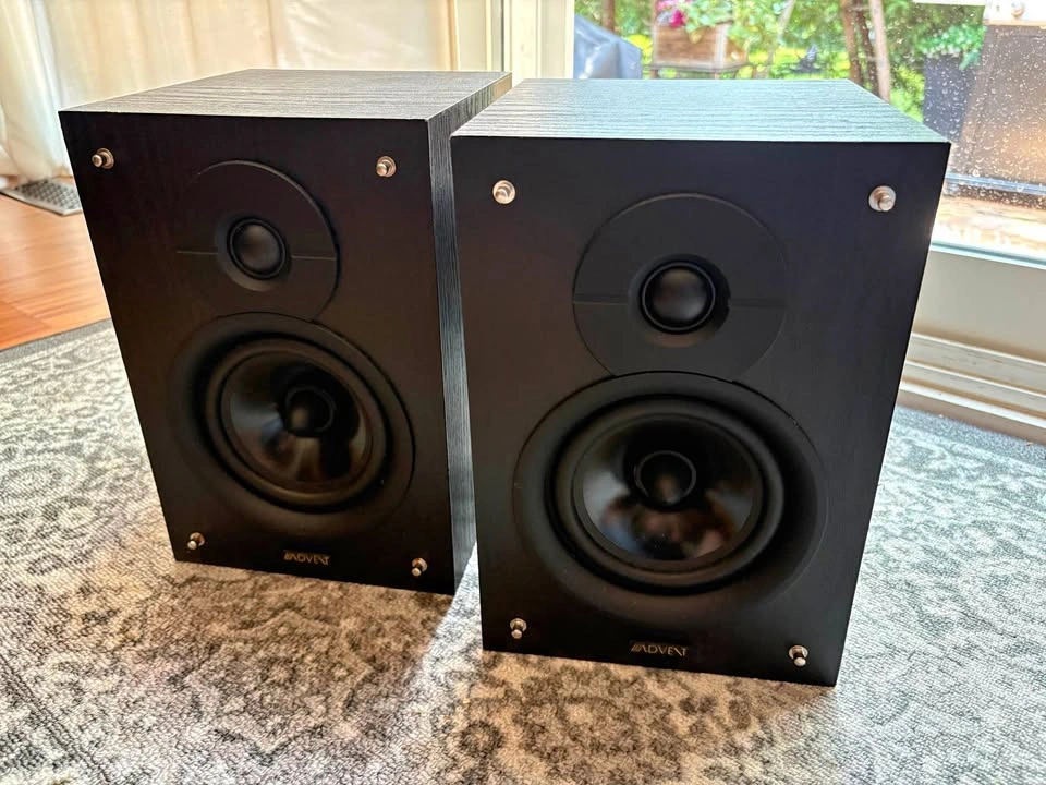Pair of Vintage MISSIL 2-Way Compact Bookshelf Speakers