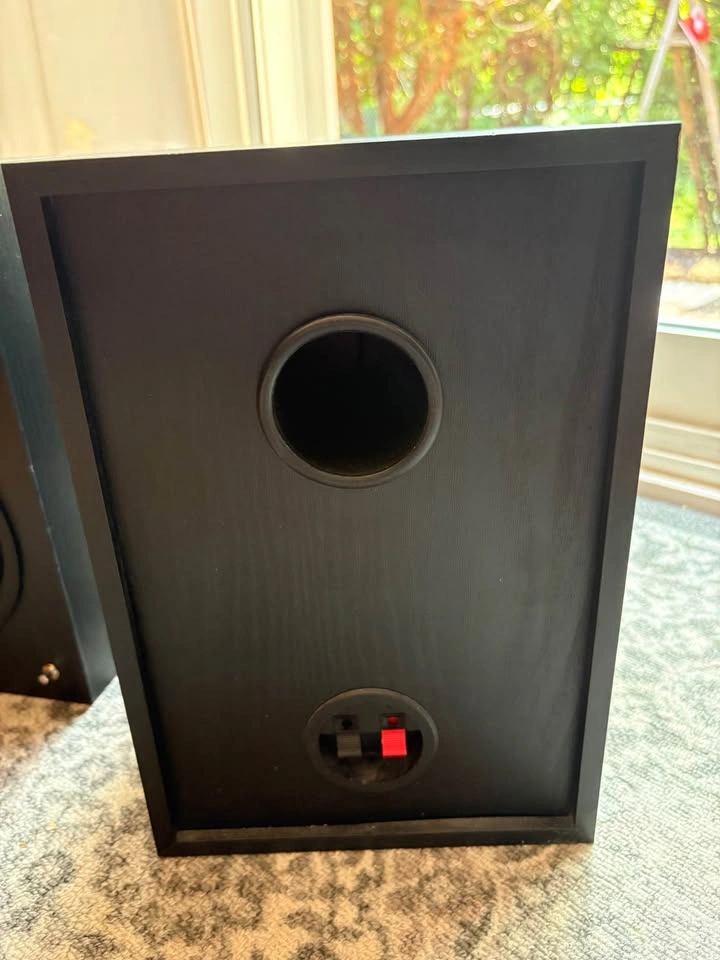 Pair of Vintage MISSIL 2-Way Compact Bookshelf Speakers - photo 3