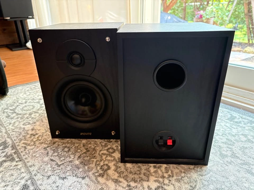 Pair of Vintage MISSIL 2-Way Compact Bookshelf Speakers - photo 4