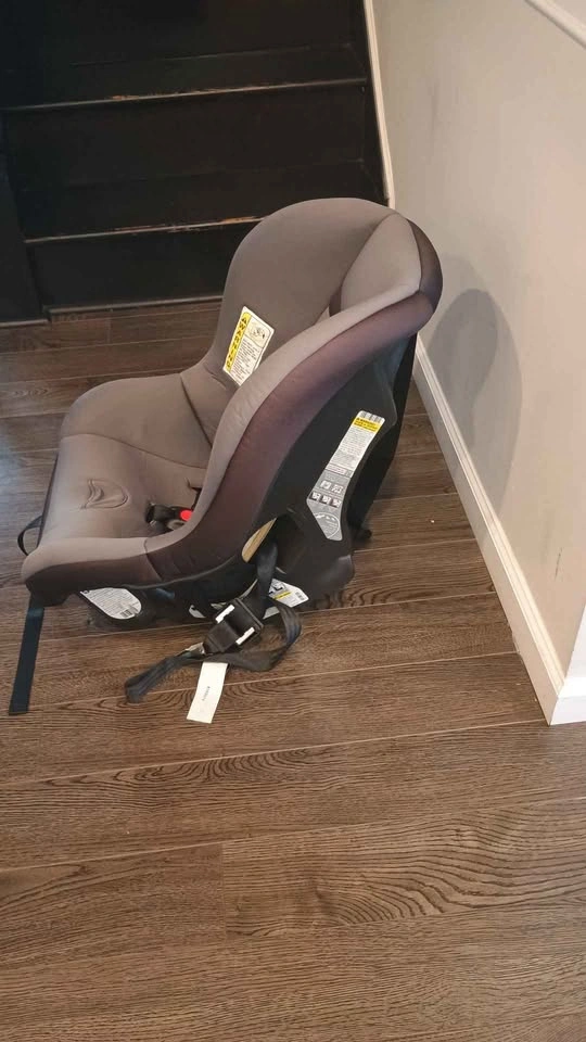 Cosco Convertible Car Seat - photo 2