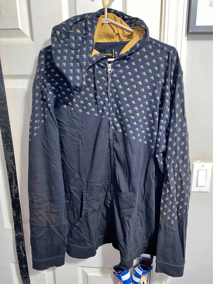 $20! Vintage Emerica Skateboard Hood sweater