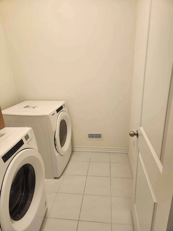 1 Bed 2 Baths - House - photo 3