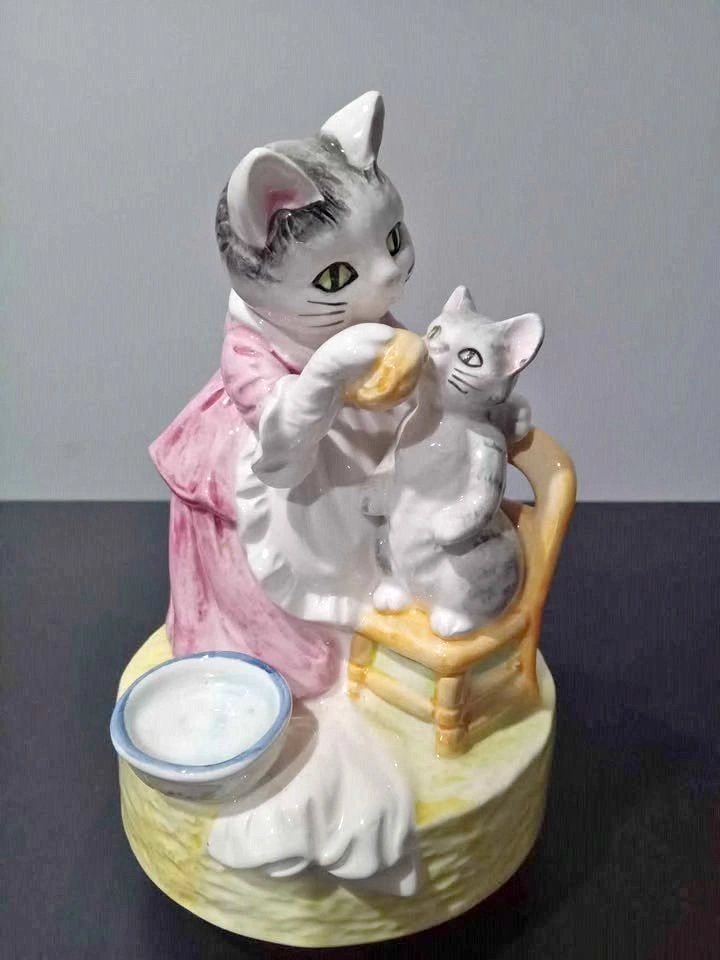 1981 Schmid Porcelain Music Box