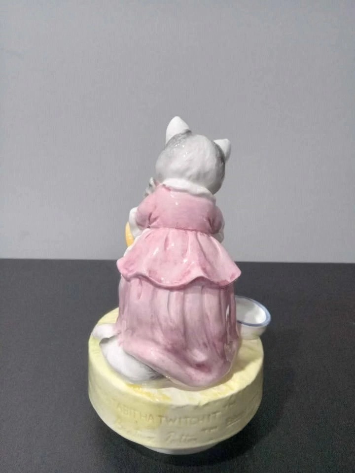 1981 Schmid Porcelain Music Box - photo 4