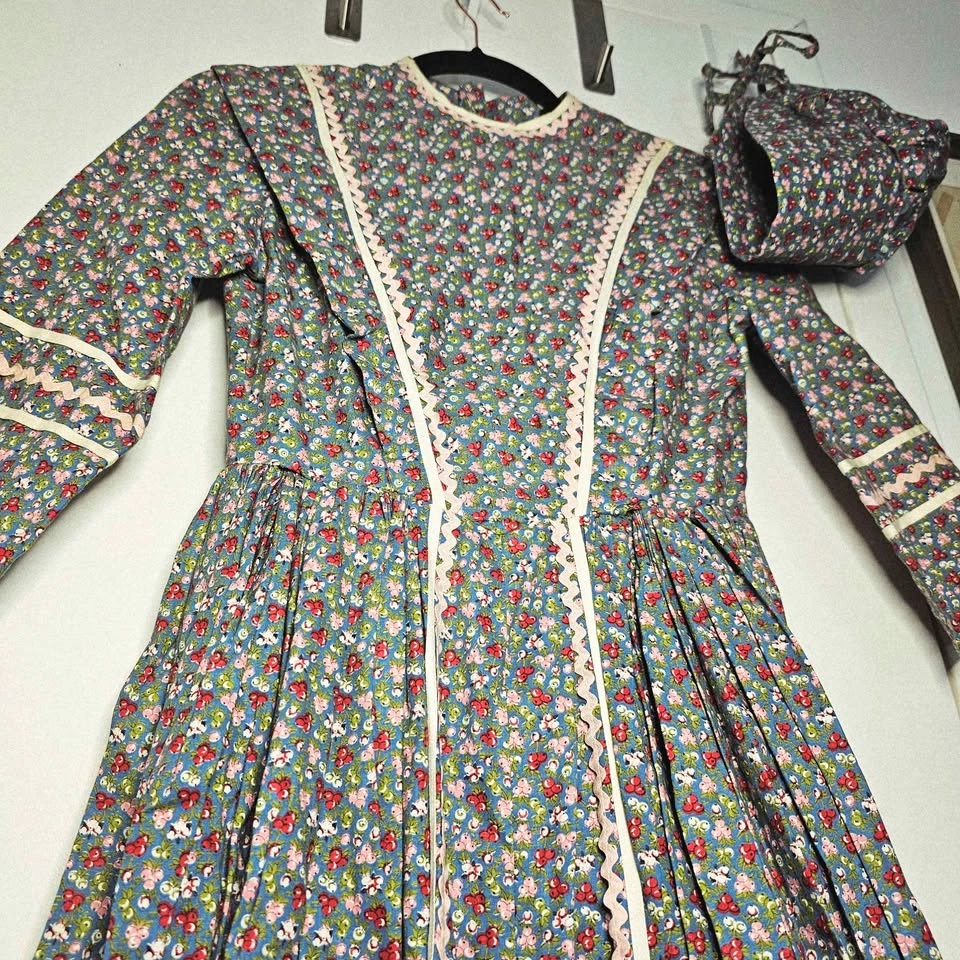 Handmade Vintage Prairie Maxi Dress & Matching Bonnet - photo 3