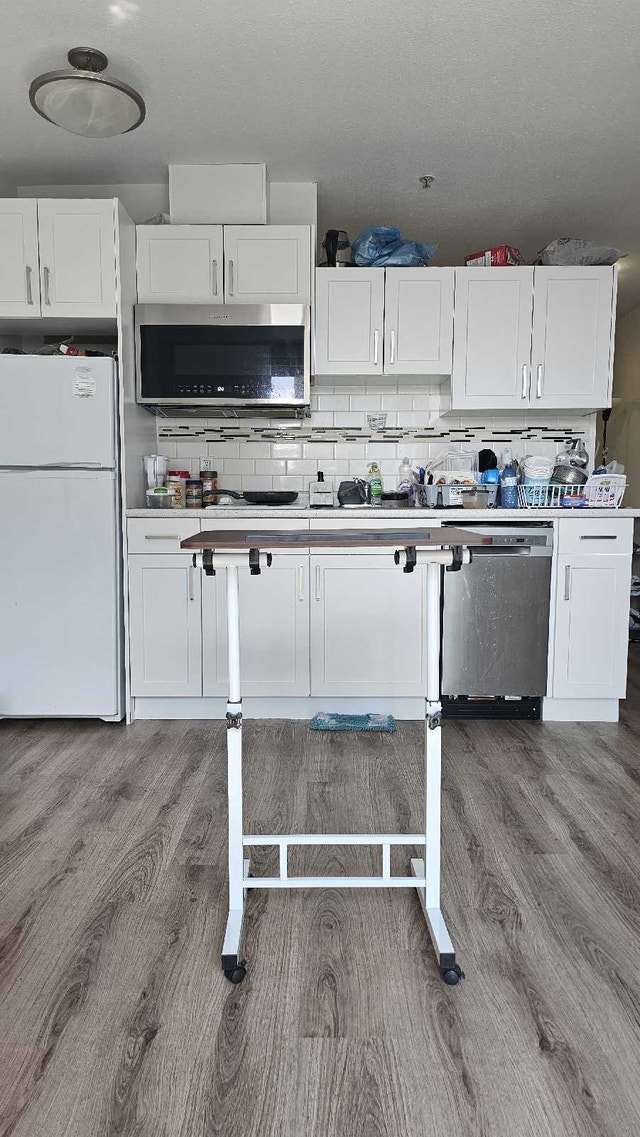 Adjustable Rolling Desk - photo 4
