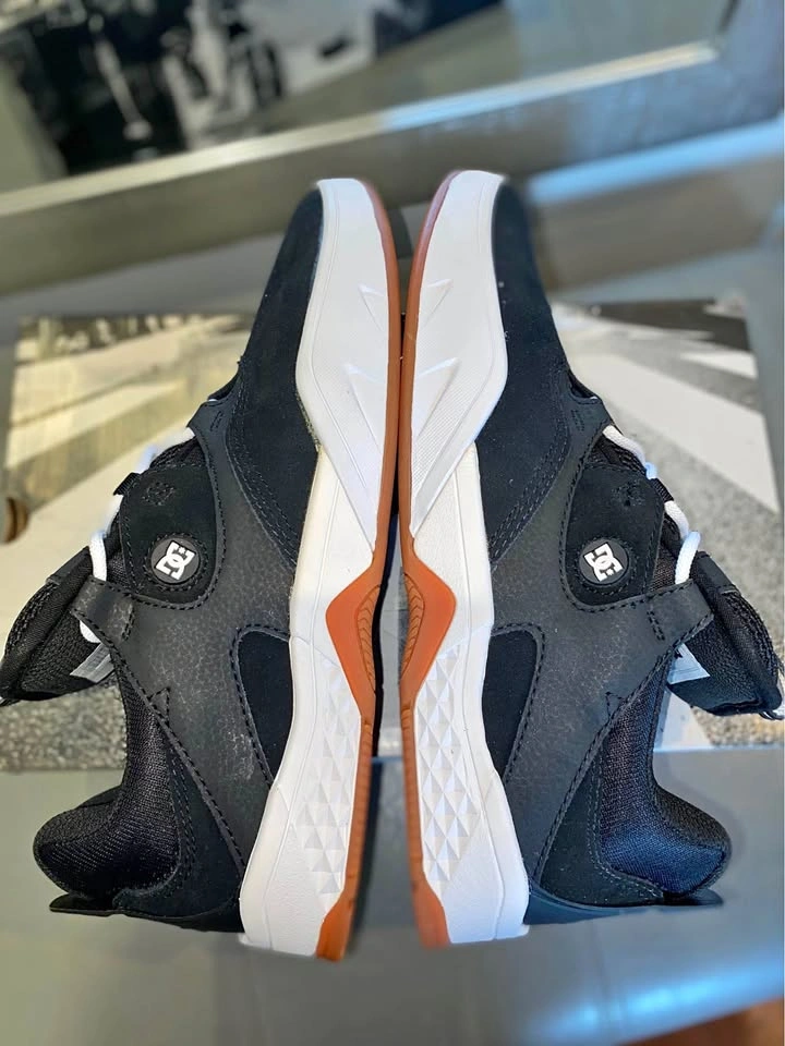 Mens Sz. 11.5 DC Shoes