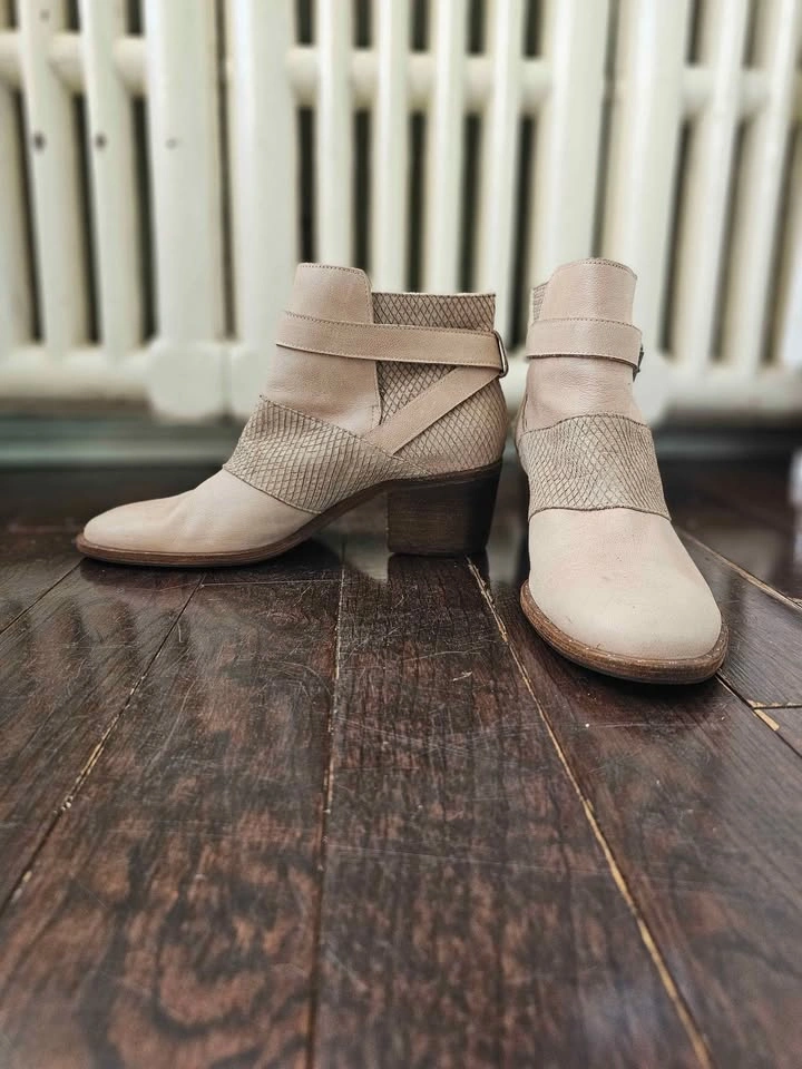 Size 10 Freda Salvador New With Tags Wrap Buckle Ankle Boots - photo 4