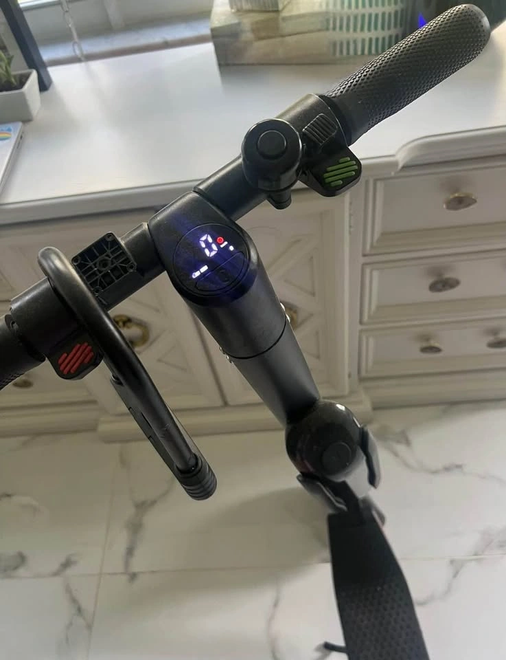 Ninebot ES4 Electric Scooter in Great Condition - photo 3