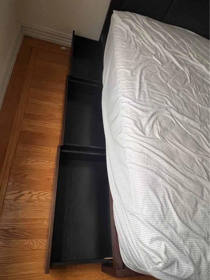 King size bed frame+ Stearns and Foster mattress - photo 3