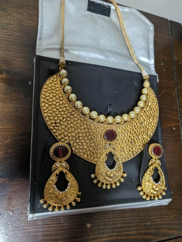 Assorted Indian Jewelry Sets and Beaded Purses - photo 2