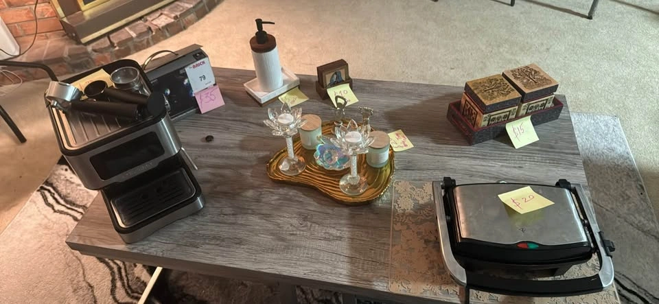 Moving Sale - Furniture and Electronics - photo 3