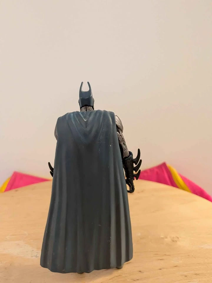 DC Comics Unlimited Injustice Batman Action Figure - 6" - photo 4